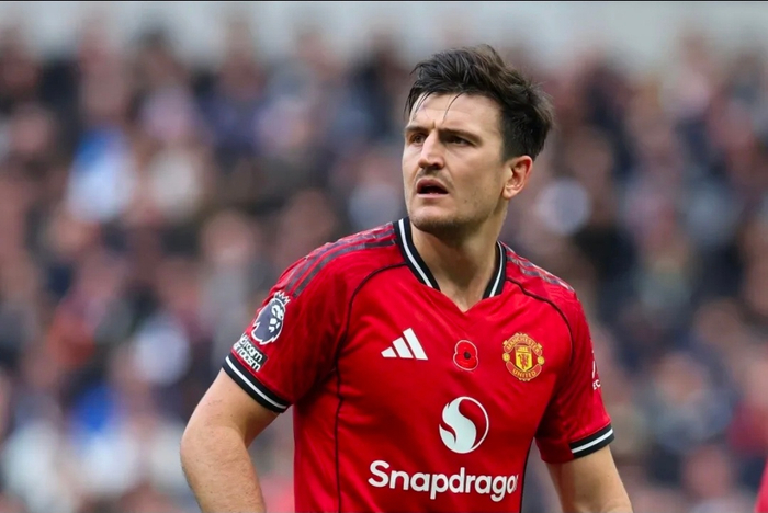 足球数据库-曼联拒绝马奎尔转会报价，卡里克确认留队|太阳报|老特拉福德|英媒|哈里-马奎尔|ac米兰_新浪体育_新浪新闻